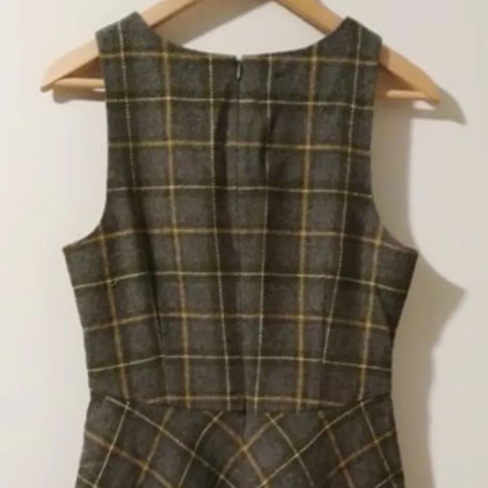 BANANA Republic Gray Checkered Classic Fit & Flare Dress 8 - Picture 5 of 6